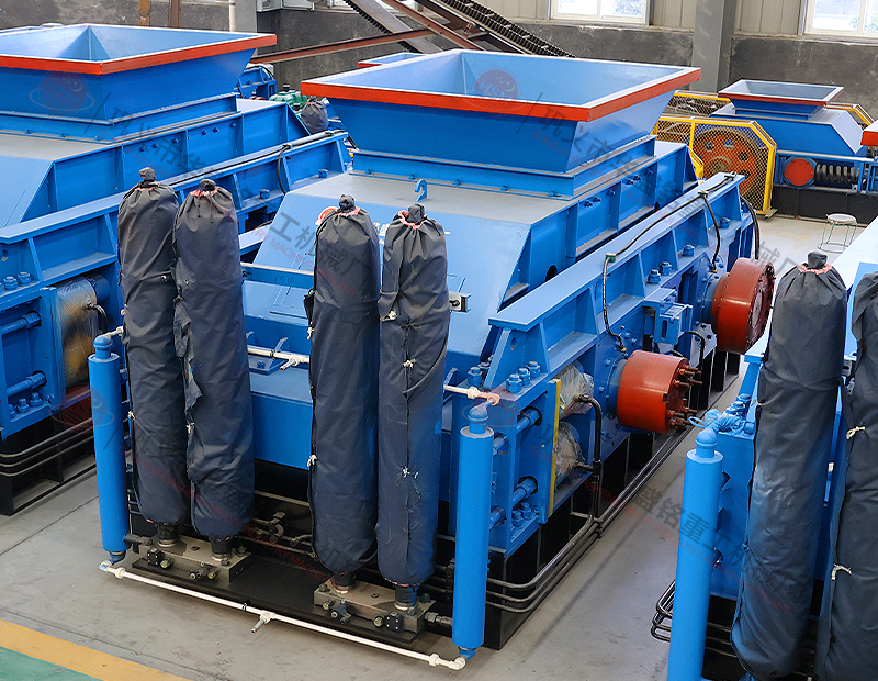 大型液壓對輥制砂機每小時出多少噸沙子？多少錢一臺？